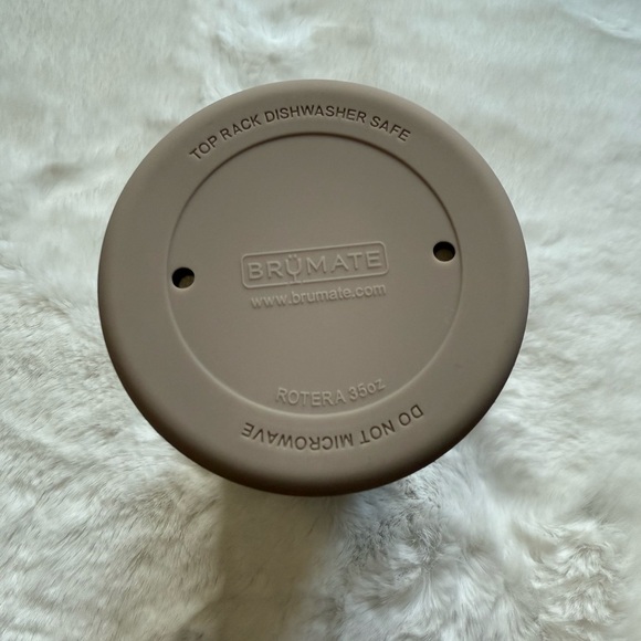 Rotera 35oz Mocha Insulated Water Bottle - Picture 4 of 7